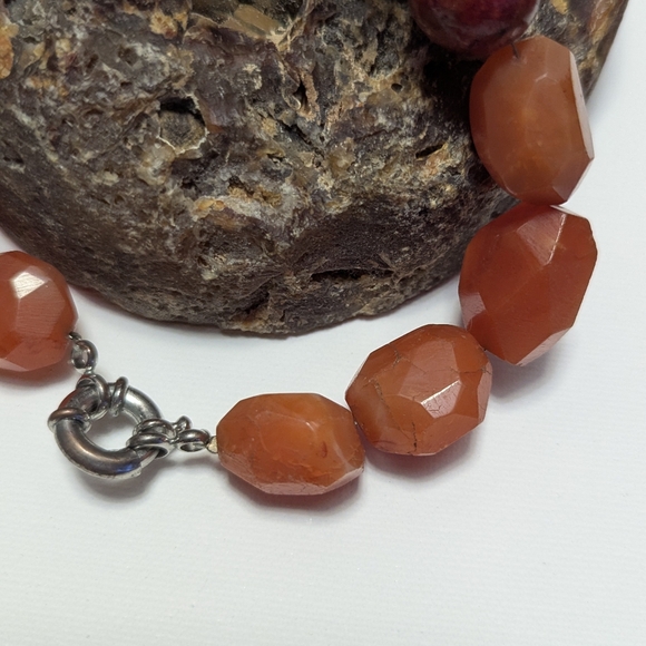 Orange Carnelian Faceted Stone Necklace with Red Wooden Beads 16" - Picture 3 of 10